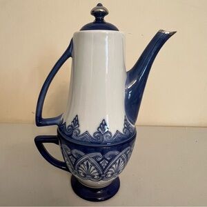 The Bombay Company Stackable Tea Pot With Tea Cup Vintage Blue & White Porcelain